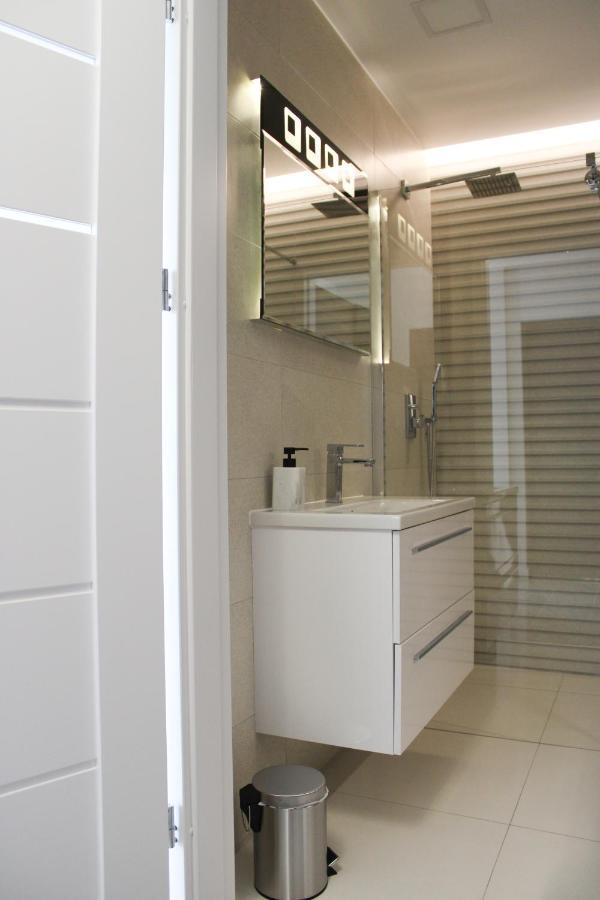 Apartament Black-Niska Z Garazem Podziemnym Kielce Exterior foto
